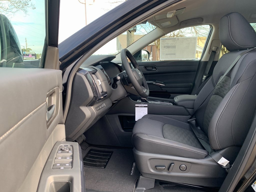 New 2026 Nissan Pathfinder SV image 20