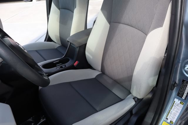 Used 2025 Toyota Corolla LE FWD image 10