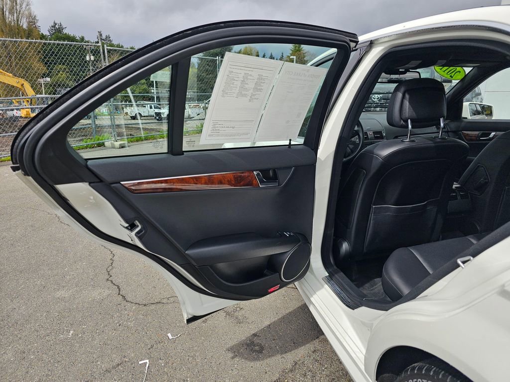 Used 2011 Mercedes-Benz C 300 4MATIC Sedan image 16