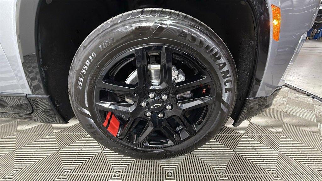 Used 2023 Chevrolet Traverse Premier w/ Redline Edition image 37