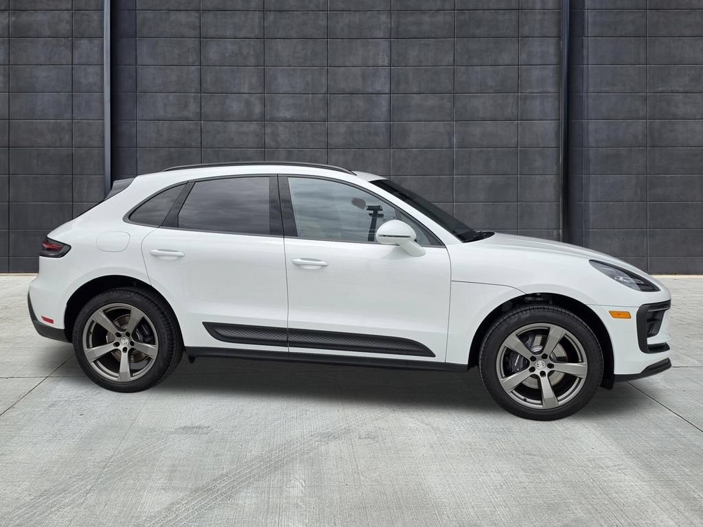 Certified 2026 Porsche Macan AWD/4WD image 7