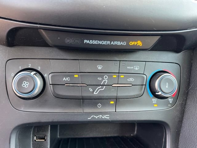 Used 2017 Ford Focus SE FWD image 21