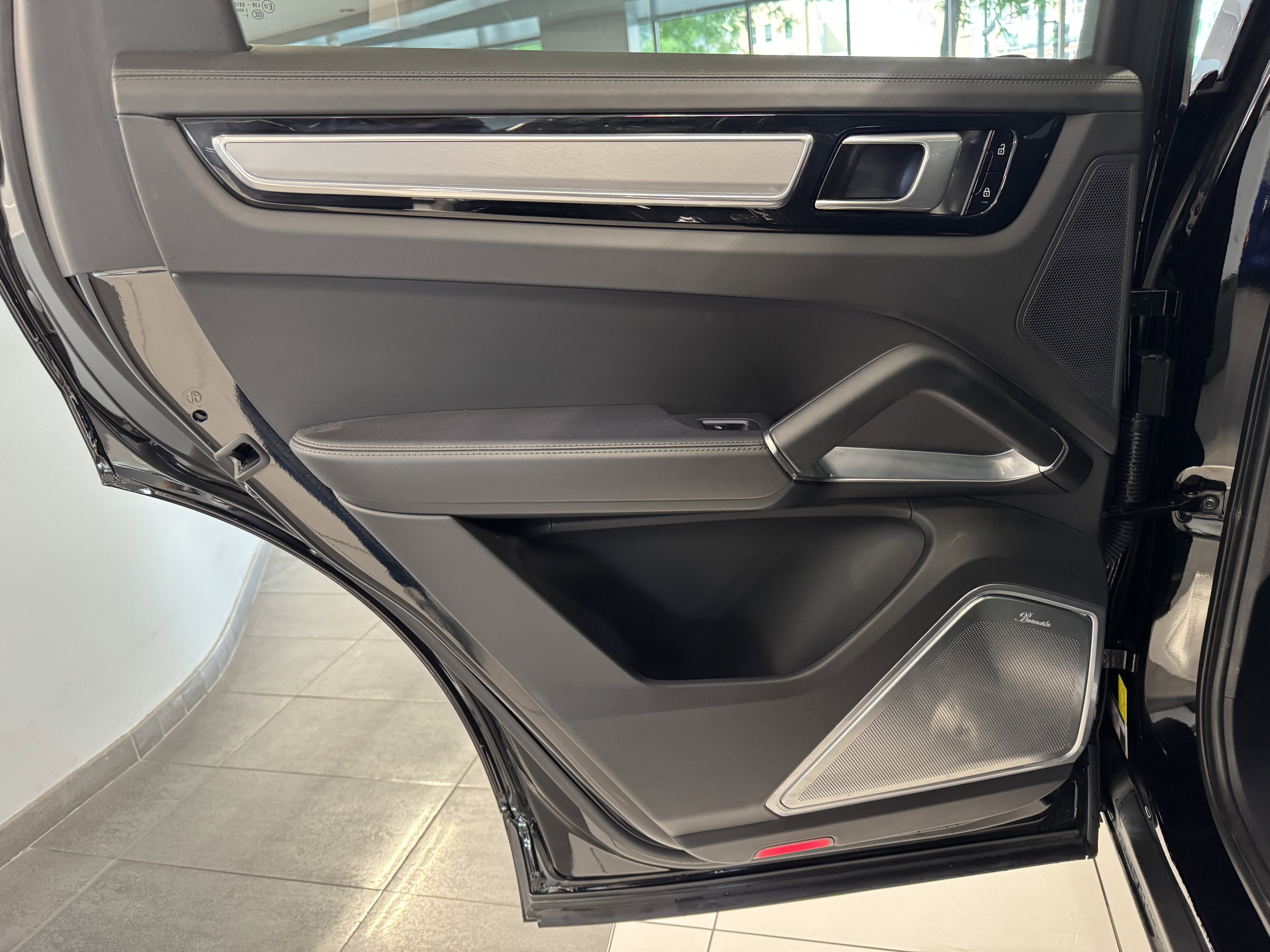 Used 2021 Porsche Cayenne Turbo S image 16