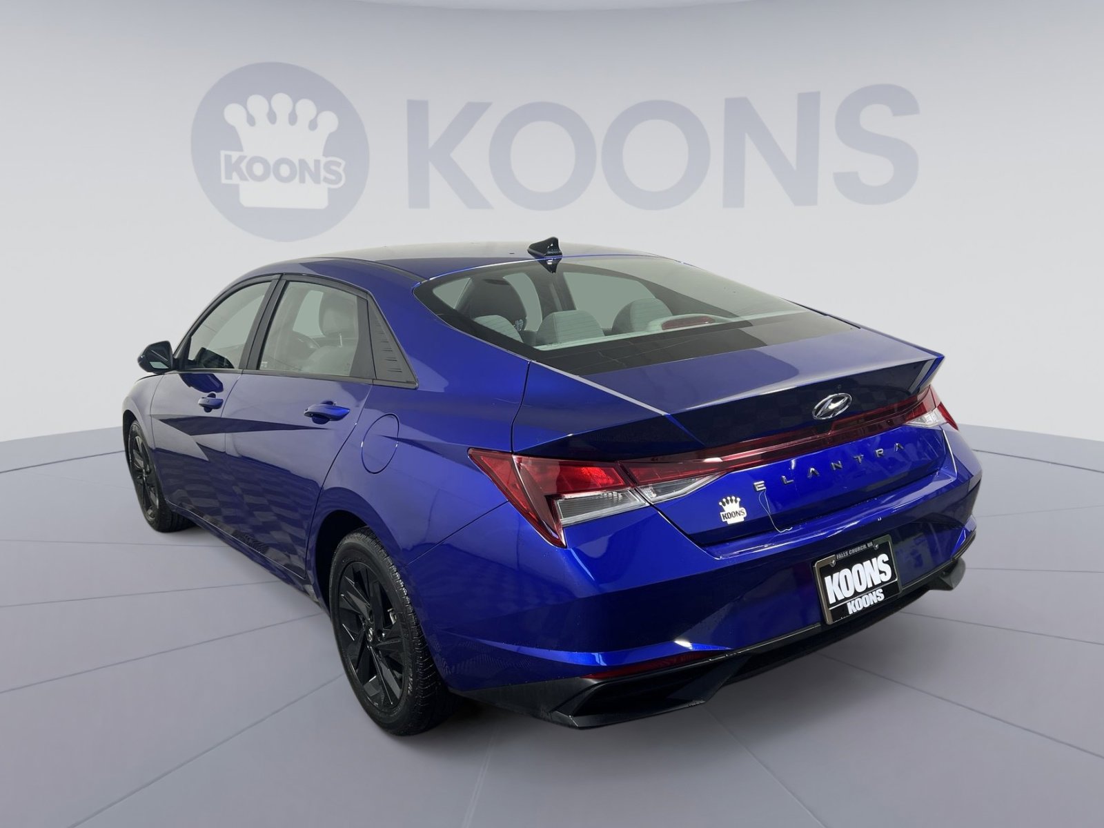 Used 2023 Hyundai Elantra SEL w/ Cargo Package image 4