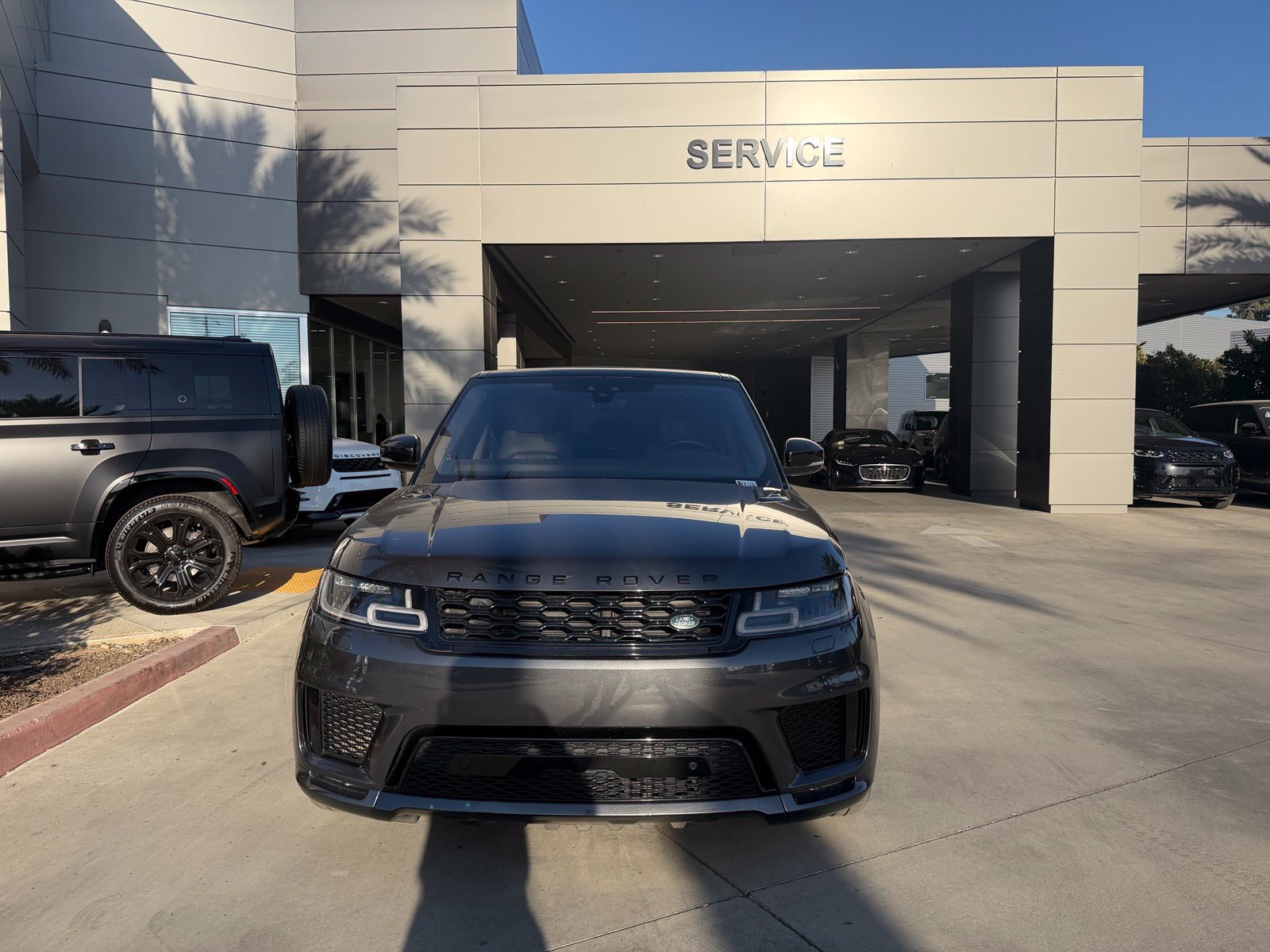 Used 2018 Land Rover Range Rover Sport HSE Dynamic AWD/4WD image 2