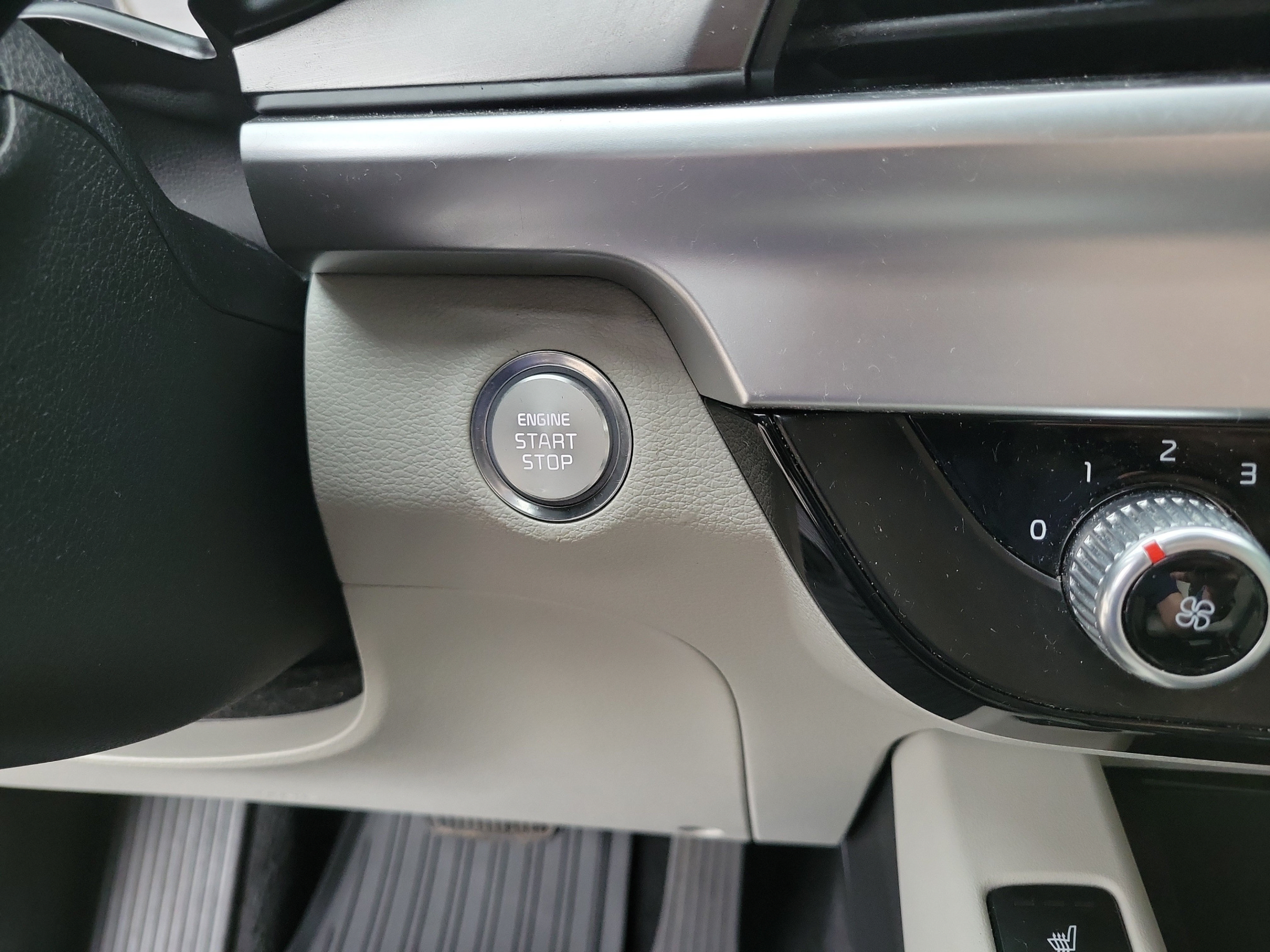 Certified 2021 Kia Telluride S FWD image 33