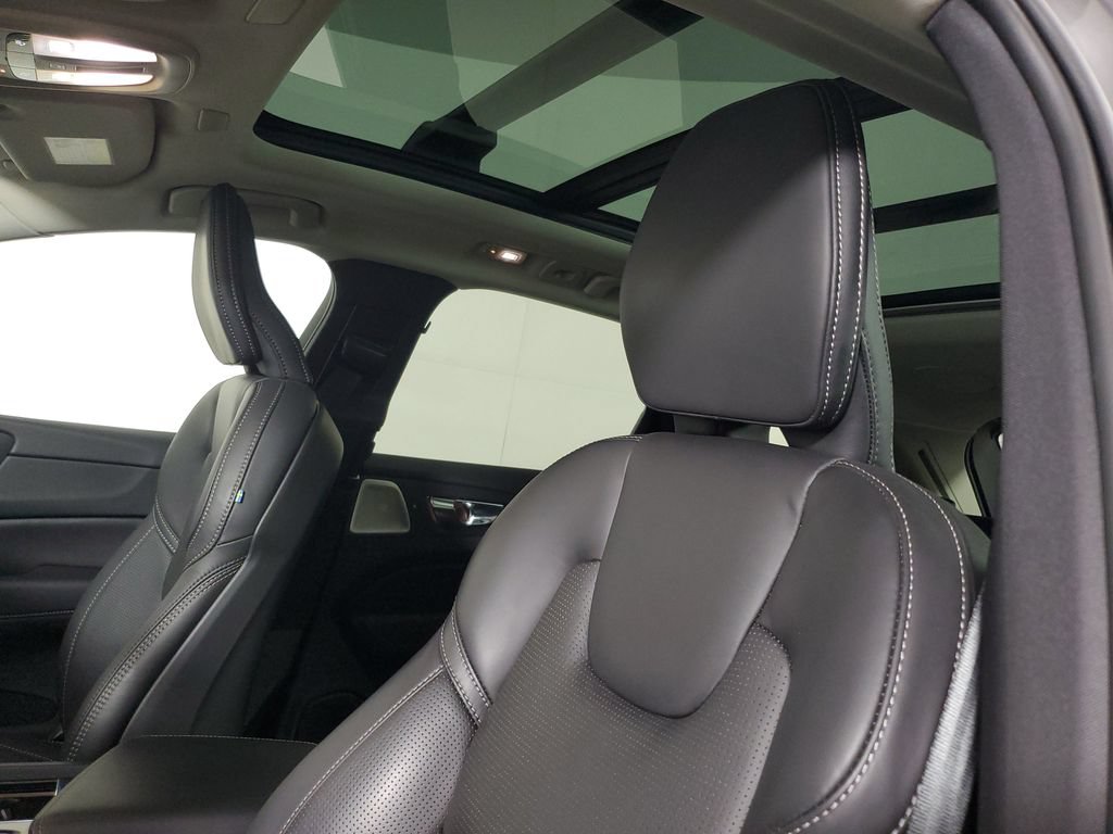 Used 2023 Volvo XC60 B5 Ultimate AWD/4WD image 23