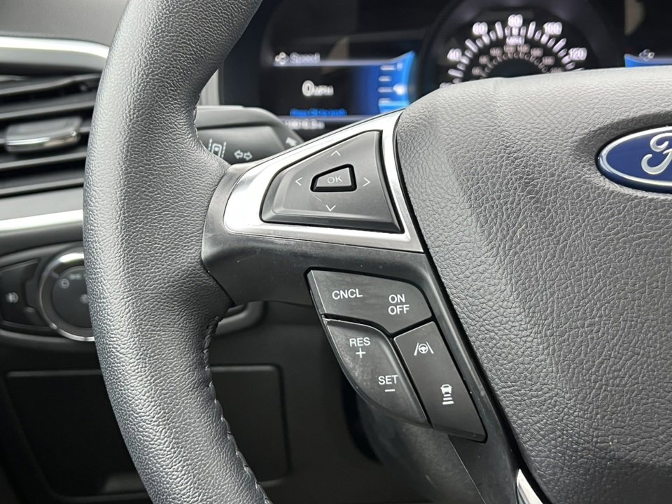 Used 2024 Ford Edge Titanium w/ Equipment Group 301A image 19