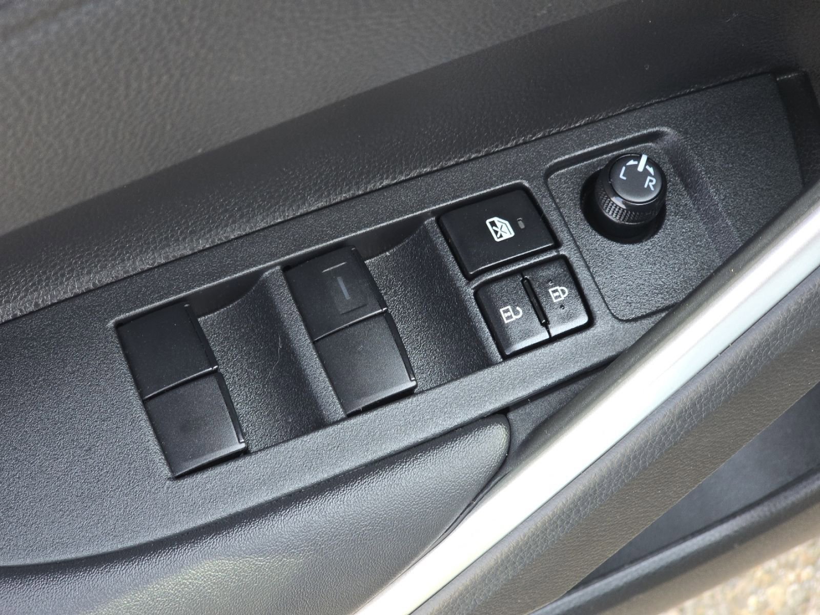 Used 2023 Toyota Corolla Cross S image 19