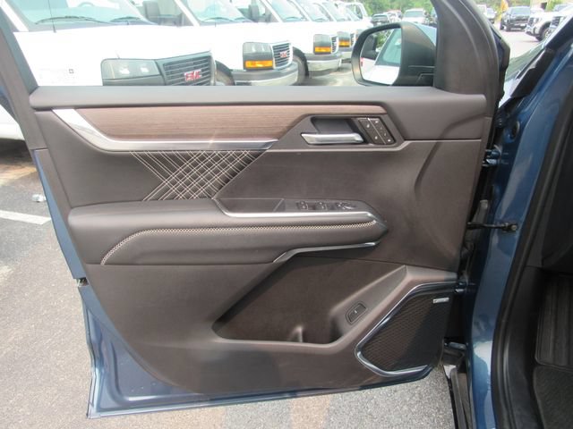 Certified 2025 GMC Acadia Denali w/ LPO, All-Weather Package AWD/4WD image 7