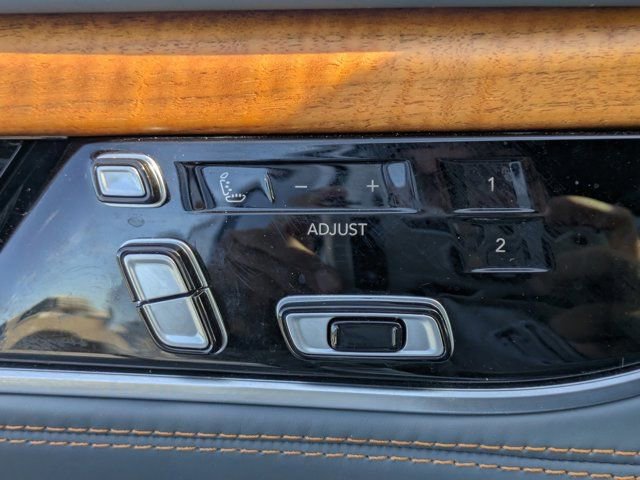 Used 2023 Jeep Grand Wagoneer Series III image 17