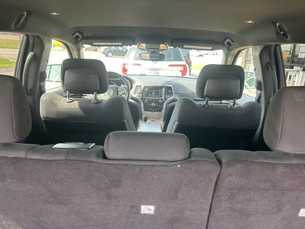 Used 2017 Jeep Grand Cherokee Laredo w/ Quick Order Package 23E image 12