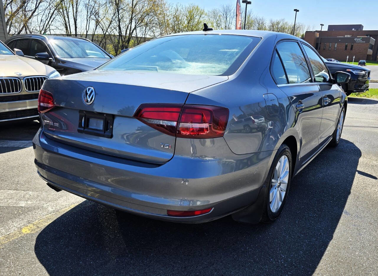 Used 2016 Volkswagen Jetta SE image 3
