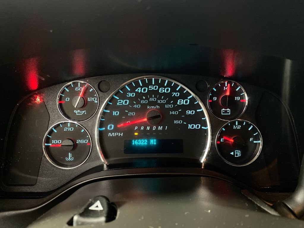 Used 2024 Chevrolet Express 2500 w/ Driver Convenience Package RWD image 15