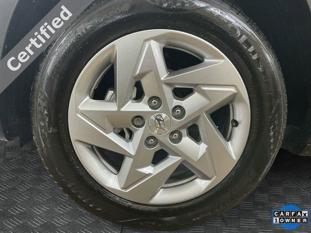 Certified 2025 Hyundai Kona SE image 14