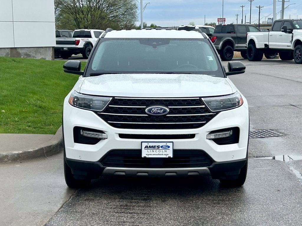 Used 2024 Ford Explorer XLT w/ Equipment Group 202A AWD/4WD image 8