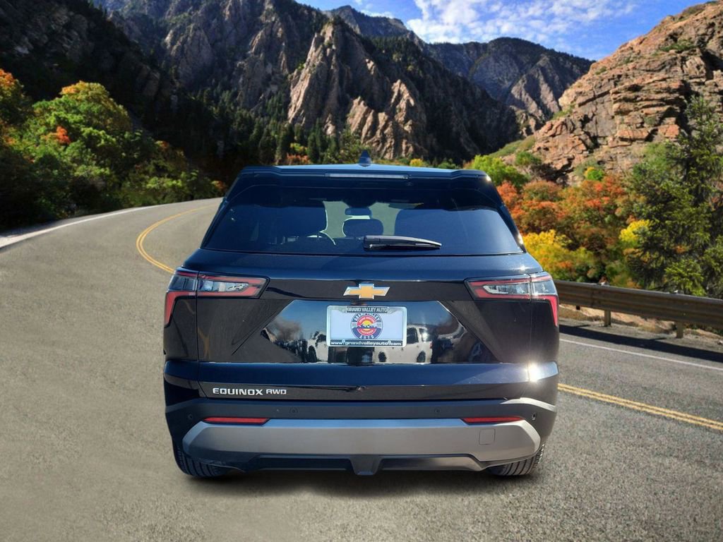 Used 2025 Chevrolet Equinox LT image 4