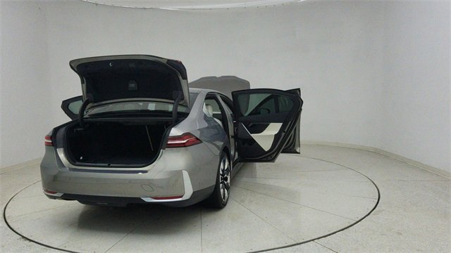 Used 2025 BMW i5 xDrive40 image 78