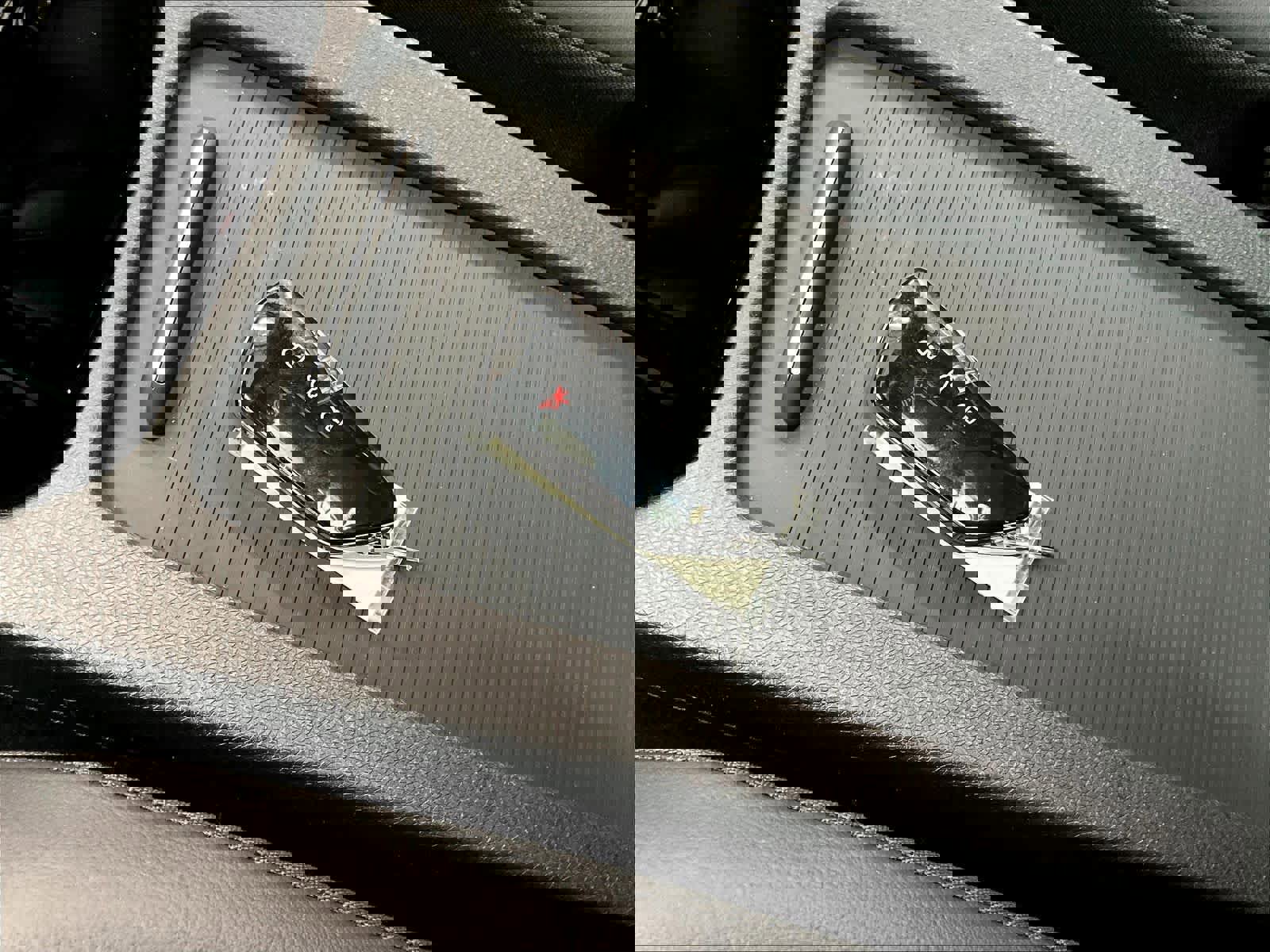 Used 2022 Volkswagen ID.4 Pro S w/ Gradient Package image 13