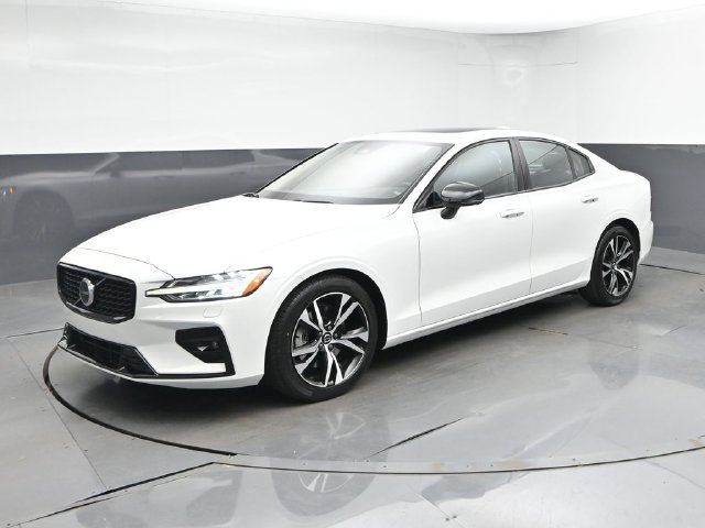 Used 2023 Volvo S60 B5 Core w/ Climate Package AWD/4WD image 4