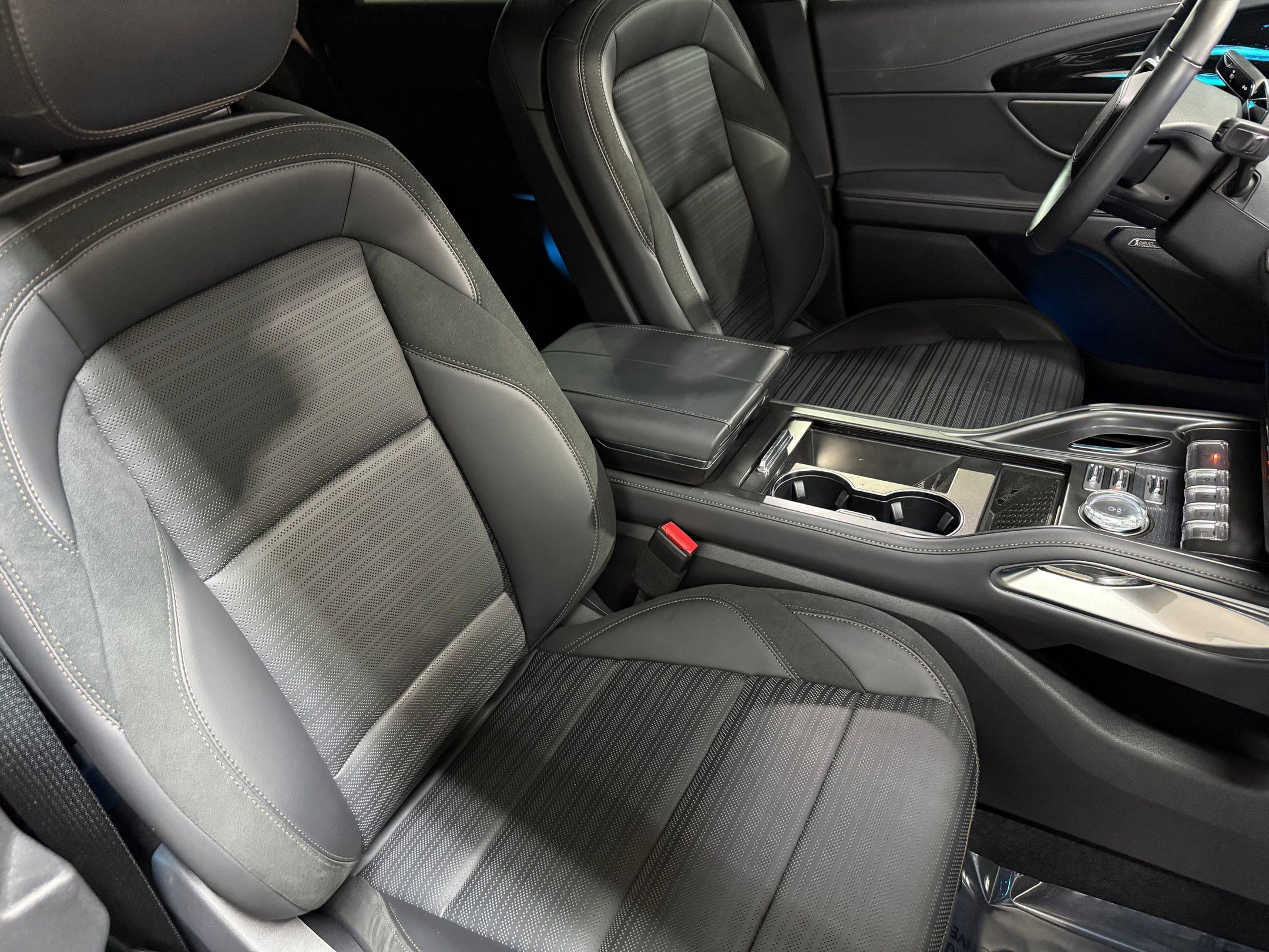 Used 2025 Lincoln Nautilus Reserve w/ Jet Appearance Package image 55