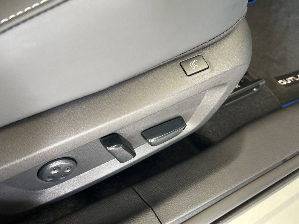 New 2025 Mitsubishi Outlander SEL Black Edition image 26