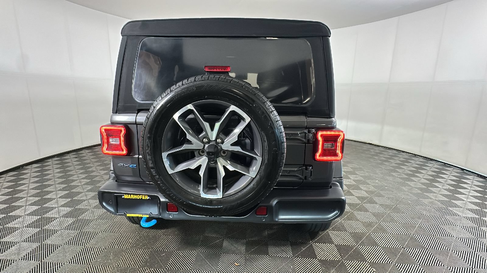 Used 2024 Jeep Wrangler Unlimited w/ Convenience Group AWD/4WD image 5