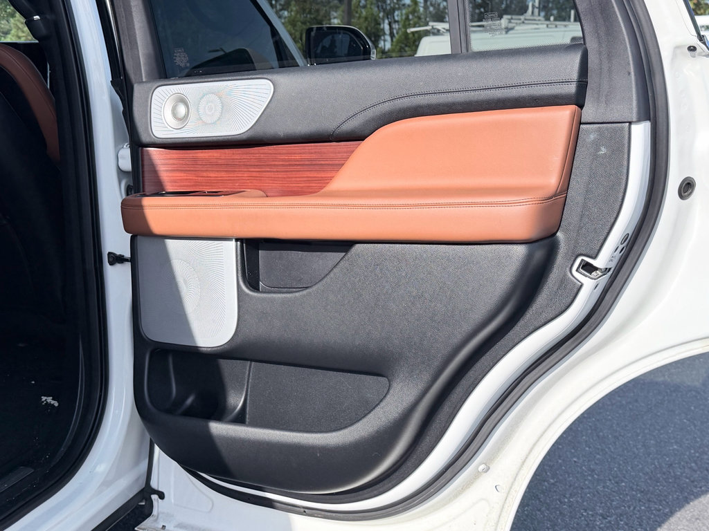 Used 2021 Lincoln Navigator Reserve RWD image 30