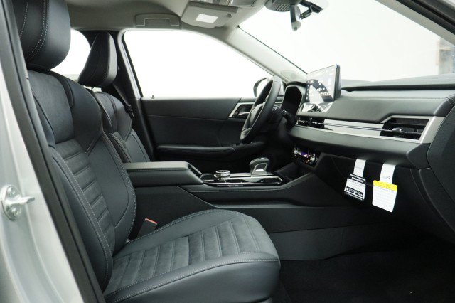 New 2026 Mitsubishi Outlander SE FWD image 17