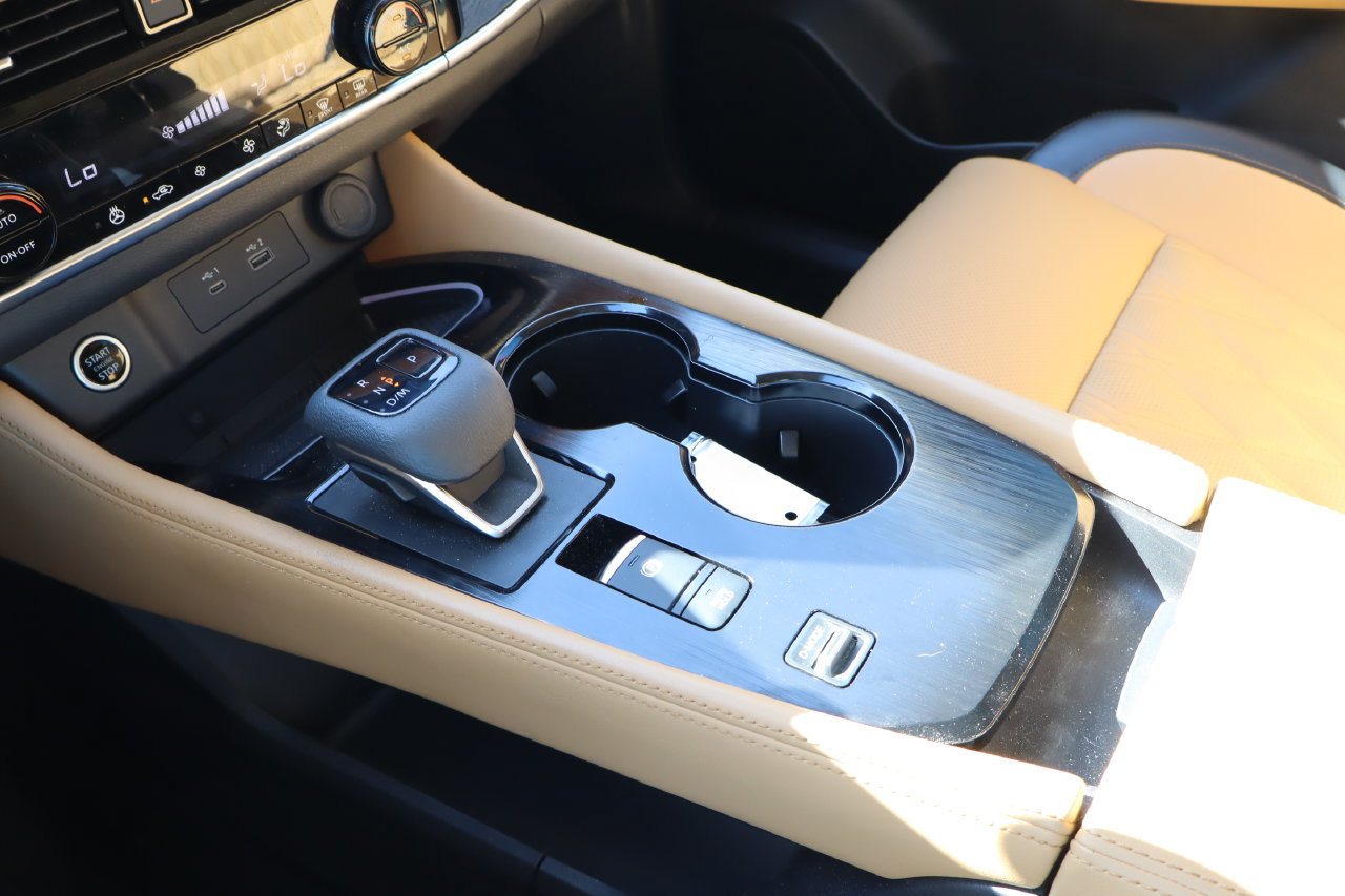 Used 2023 Nissan Rogue Platinum FWD image 26