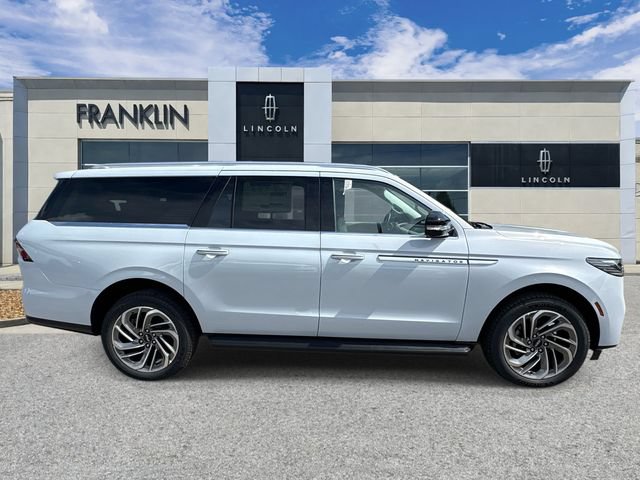 New 2026 Lincoln Navigator L Premier AWD/4WD image 8