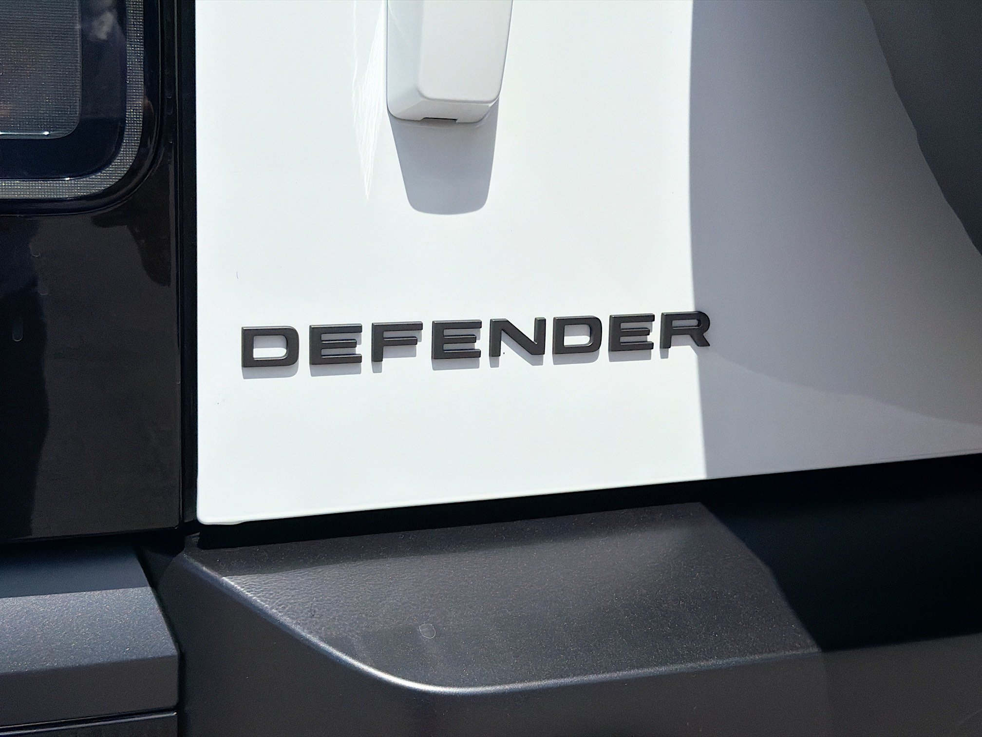 New 2026 Land Rover Defender 130 X-Dynamic SE AWD/4WD image 11