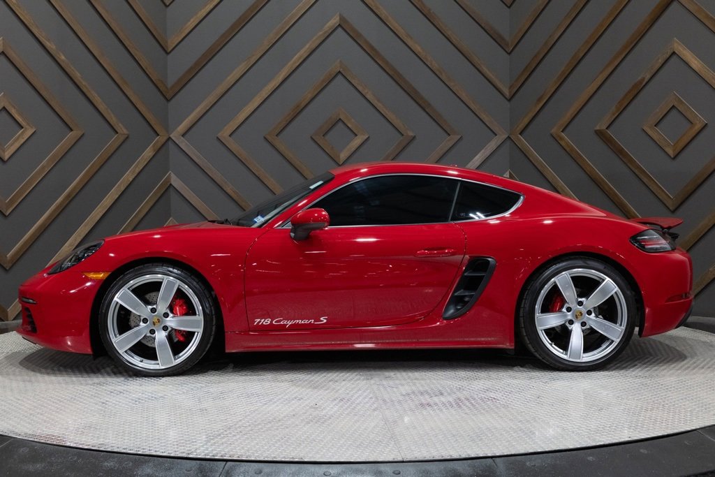 Used 2019 Porsche 718 Cayman S image 3