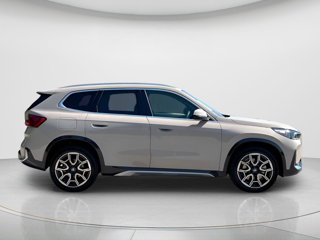 New 2026 BMW X1 xDrive28i w/ Technology Package AWD/4WD image 4