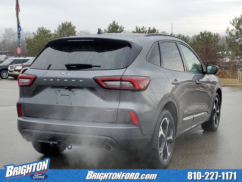 Used 2024 Ford Escape ST-Line Elite w/ Premium Technology Package image 4