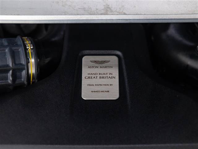 Used 2023 Aston Martin V8 Vantage Coupe RWD image 21