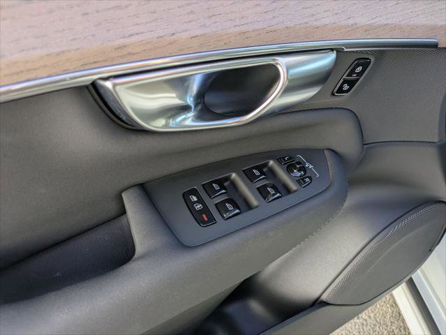 Used 2025 Volvo XC90 B6 Plus w/ Protection Package Premier image 11