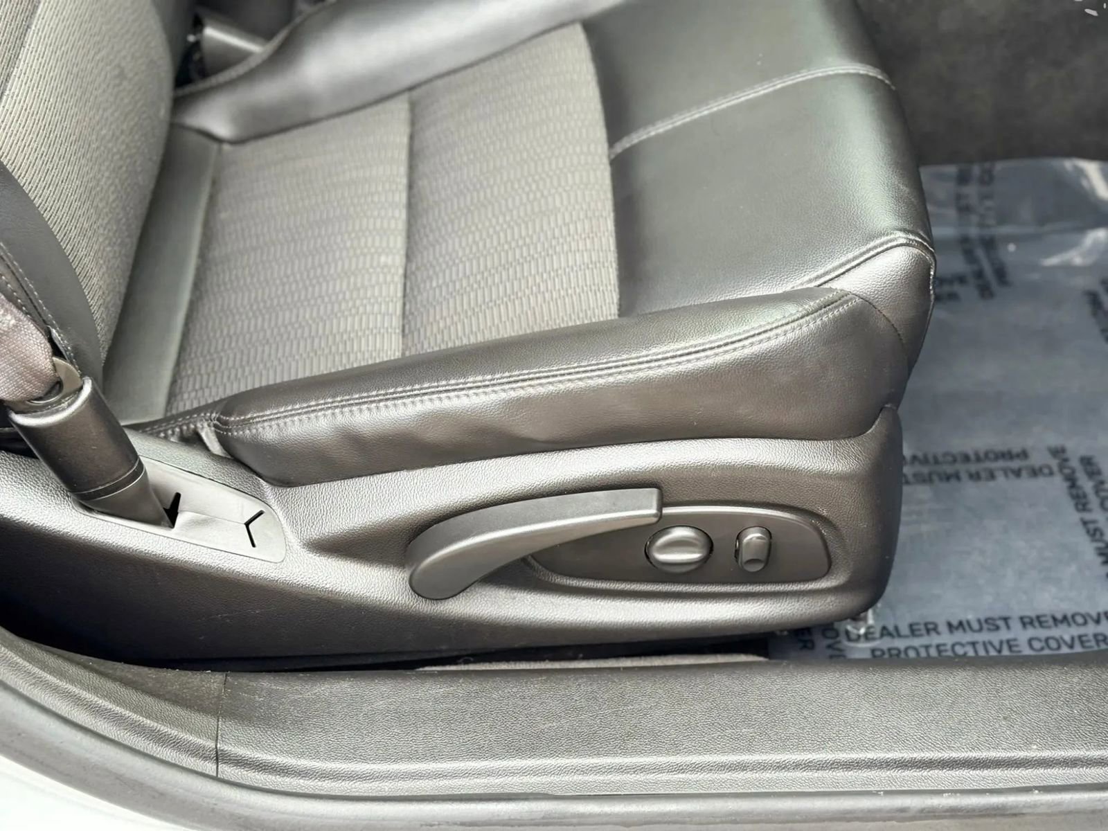 Used 2015 Chevrolet Impala LT w/ Convenience Package image 23