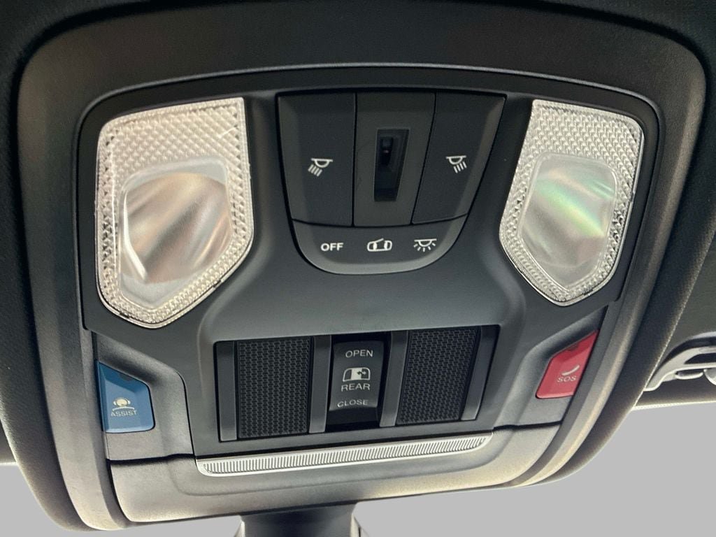 Used 2022 RAM 1500 Big Horn AWD/4WD image 37
