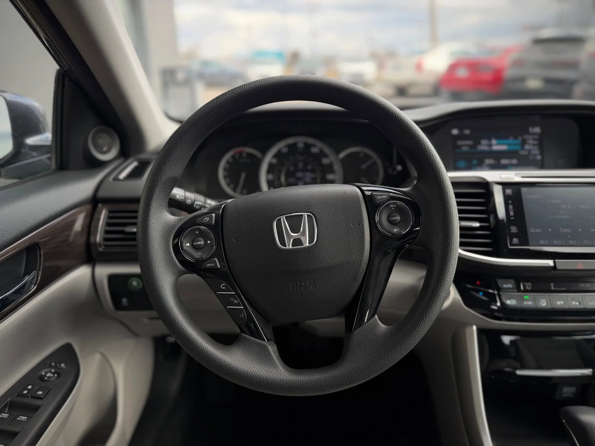 Used 2017 Honda Accord EX image 11