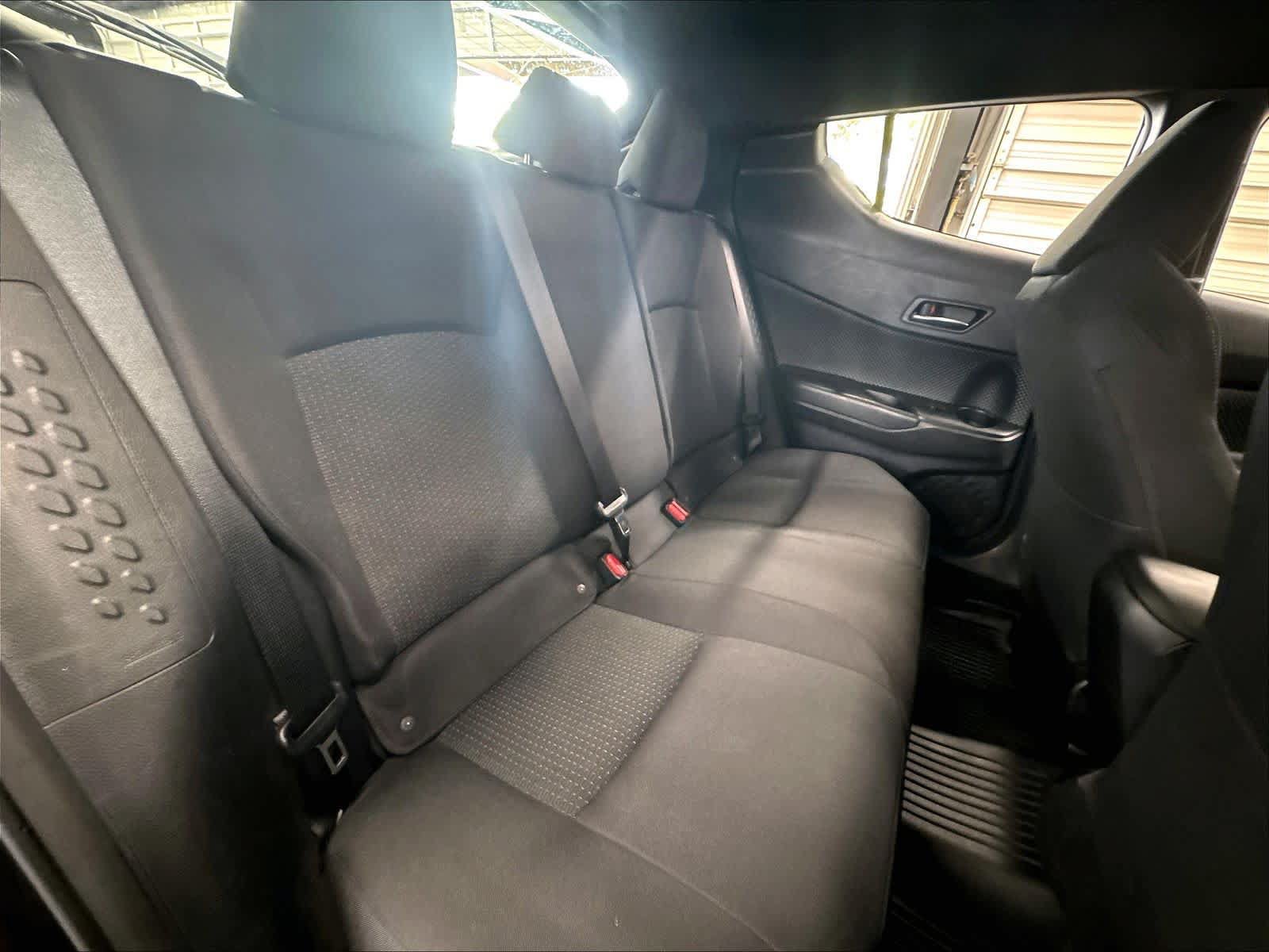 Used 2018 Toyota C-HR XLE FWD image 24