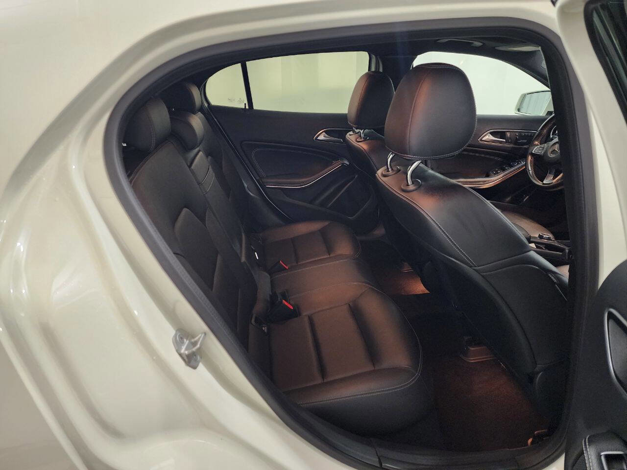 Used 2017 Mercedes-Benz GLA 250 4MATIC w/ Premium Package image 16