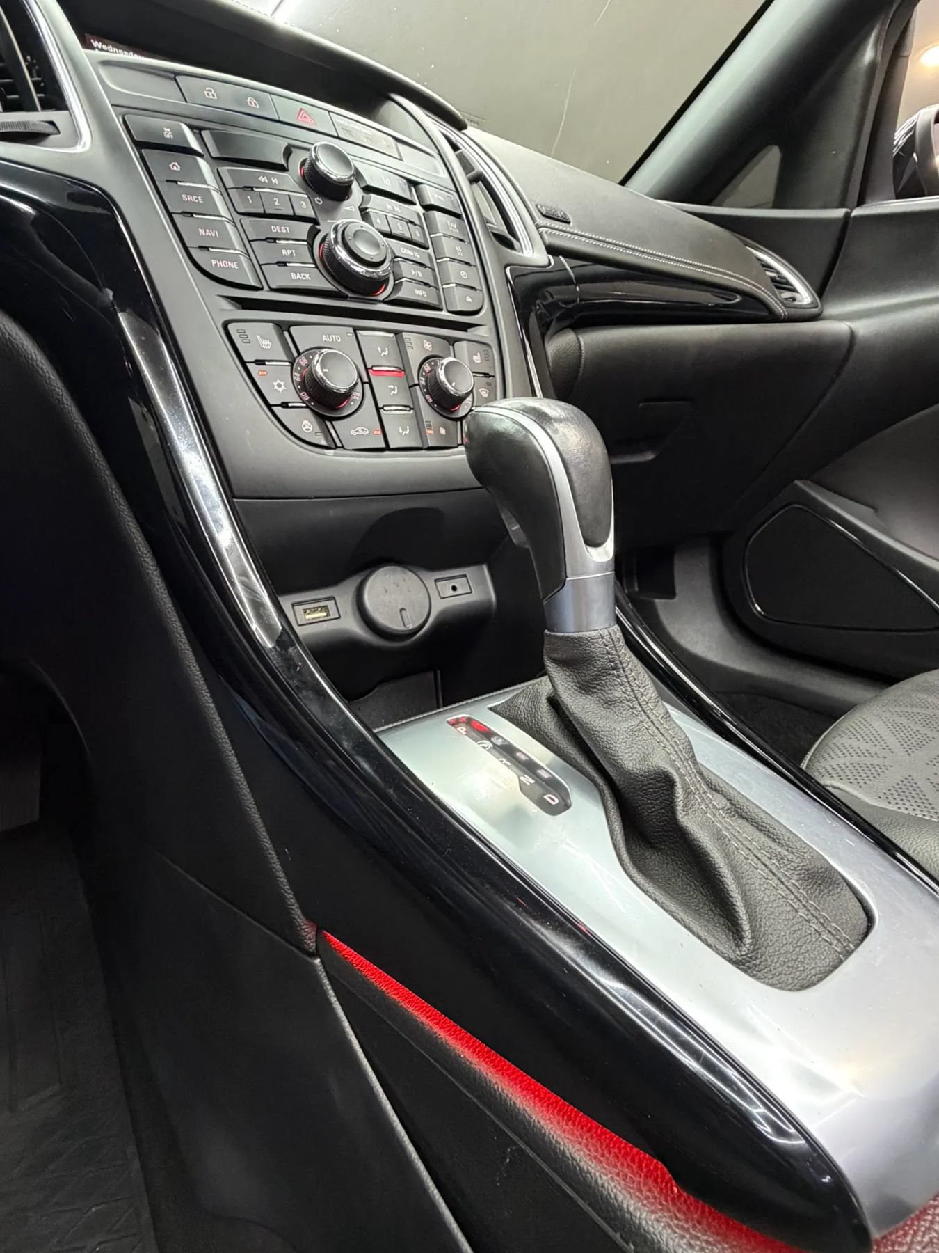 Used 2019 Buick Cascada Premium FWD image 23