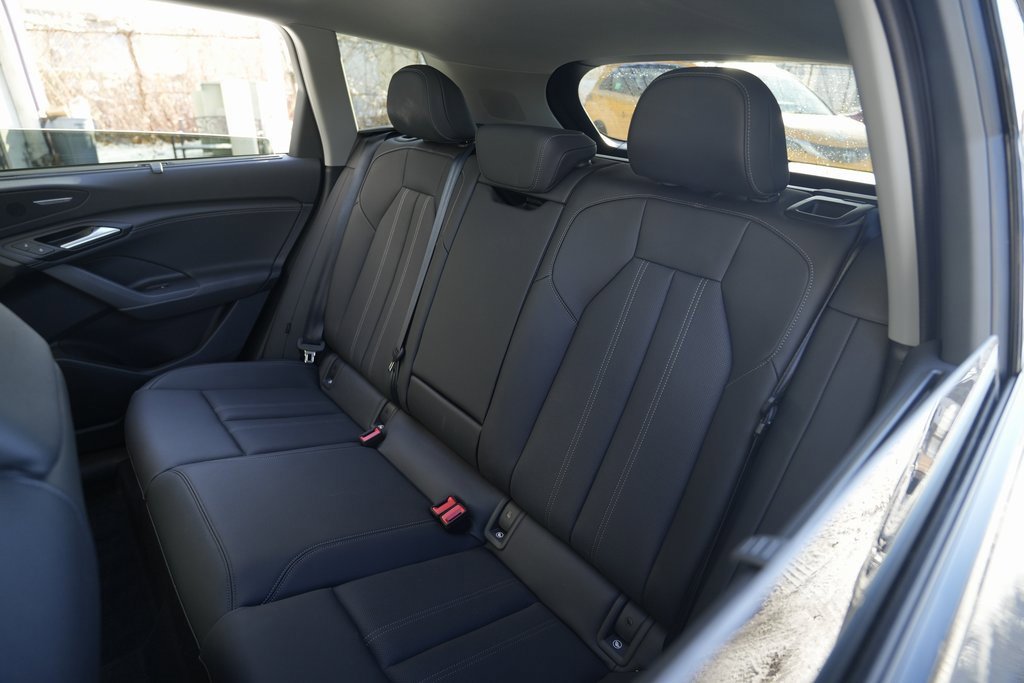 Used 2025 Audi Q6 e-tron Premium Plus w/ Premium Plus image 20