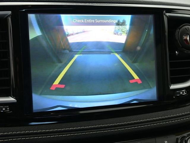 Used 2023 Chrysler Pacifica Limited FWD image 33