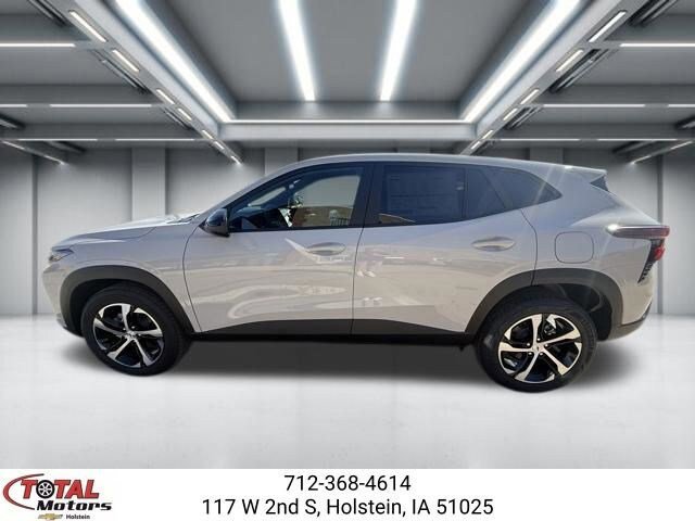 New 2026 Chevrolet Trax RS FWD image 2