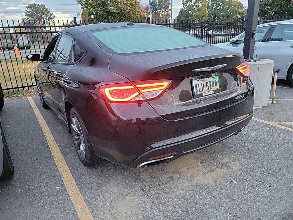 Used 2015 Chrysler 200 S FWD image 4