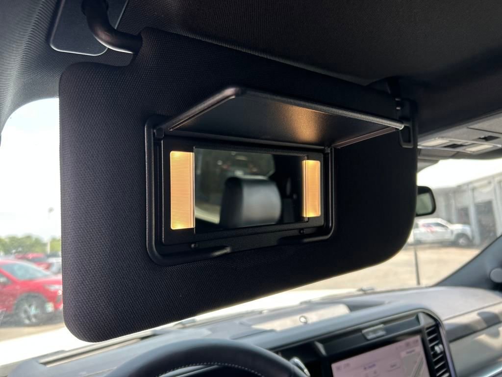 New 2025 Ford F250 Platinum w/ FX4 Off-Road Package image 20