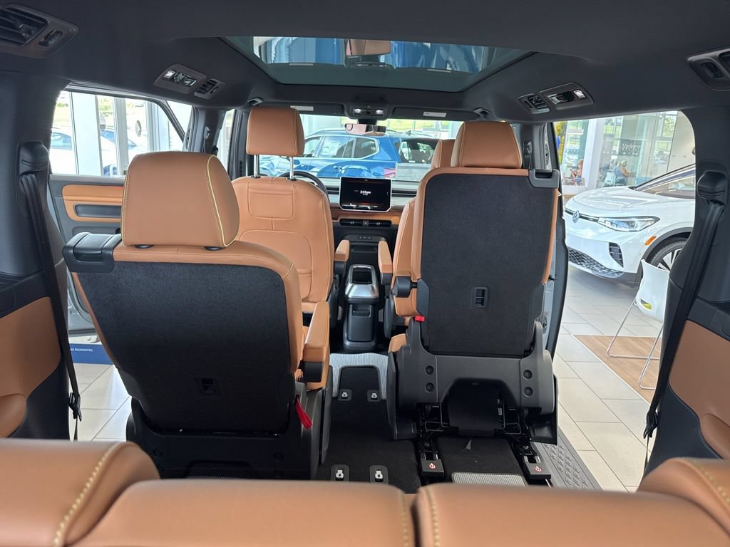 New 2025 Volkswagen ID. Buzz Pro S Plus AWD/4WD image 18