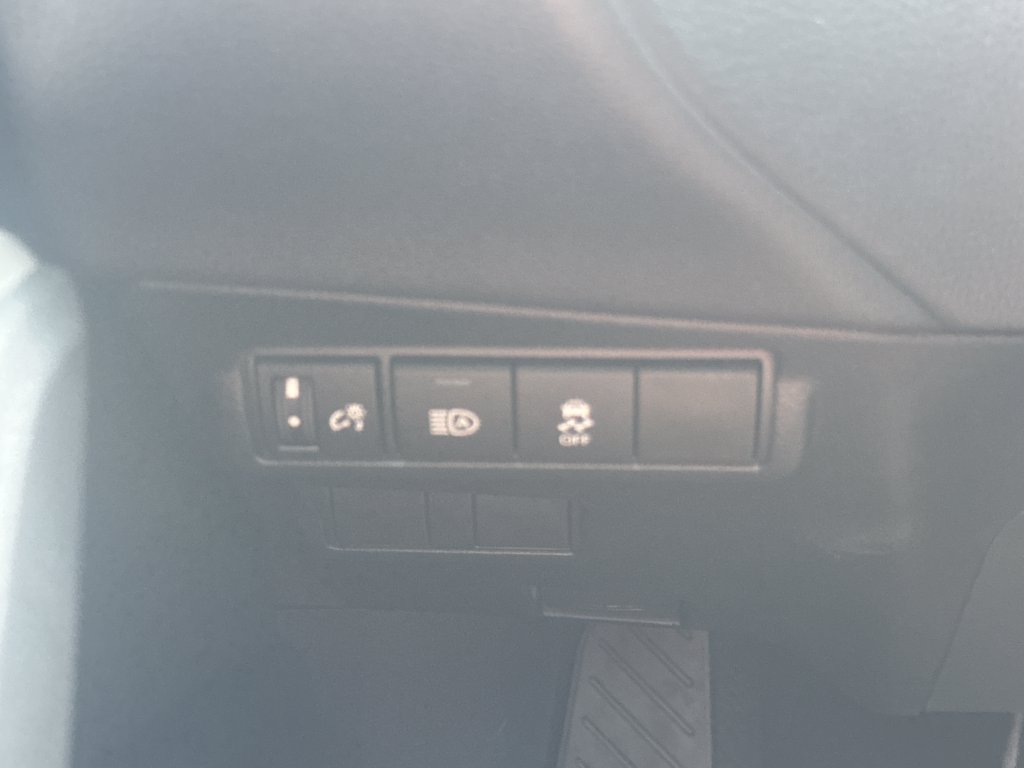 New 2026 Toyota Corolla Cross LE AWD/4WD image 29